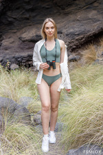 Oxana Z In The Wild - 00
