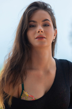 Liz Ocean Tattooed Brunette Strips Outdoors - Photo 00