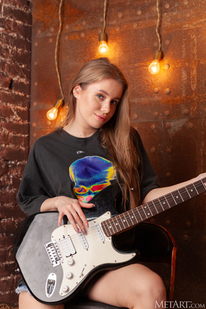 Lalli Peels Off Her Denim Cutoffs And Spreads Bare By The Guitar - Photo 00