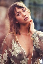 Sofy Bee In Aramaribi