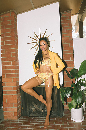 Kira Noir - Photo 00