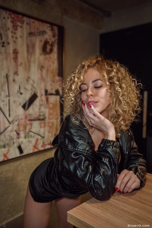 Ariya Strips A Leather Jacket Off In A Dark Room - Photo 09
