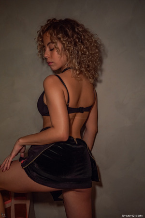 Ariya Strips A Leather Jacket Off In A Dark Room - Photo 12