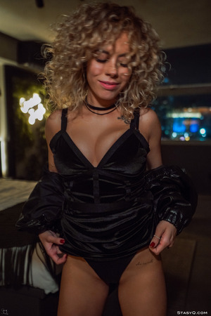 Ariya Strips A Leather Jacket Off In A Dark Room - Photo 19